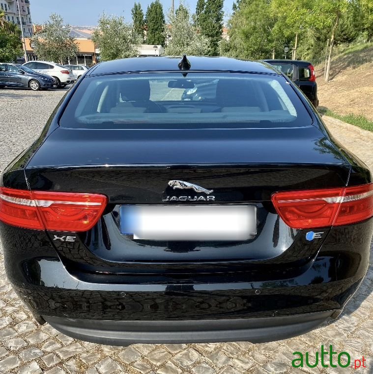 2016' Jaguar XE 2.0 D Prestige photo #5