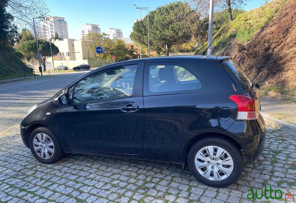 2009' Toyota Yaris photo #4