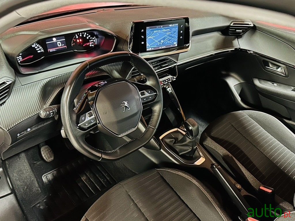 2020' Peugeot 208 photo #5