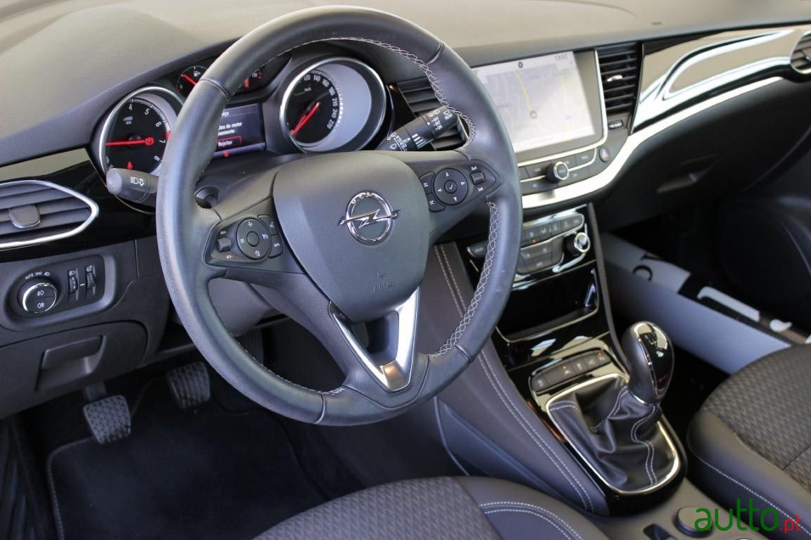 2018' Opel Astra Sports Tourer photo #4