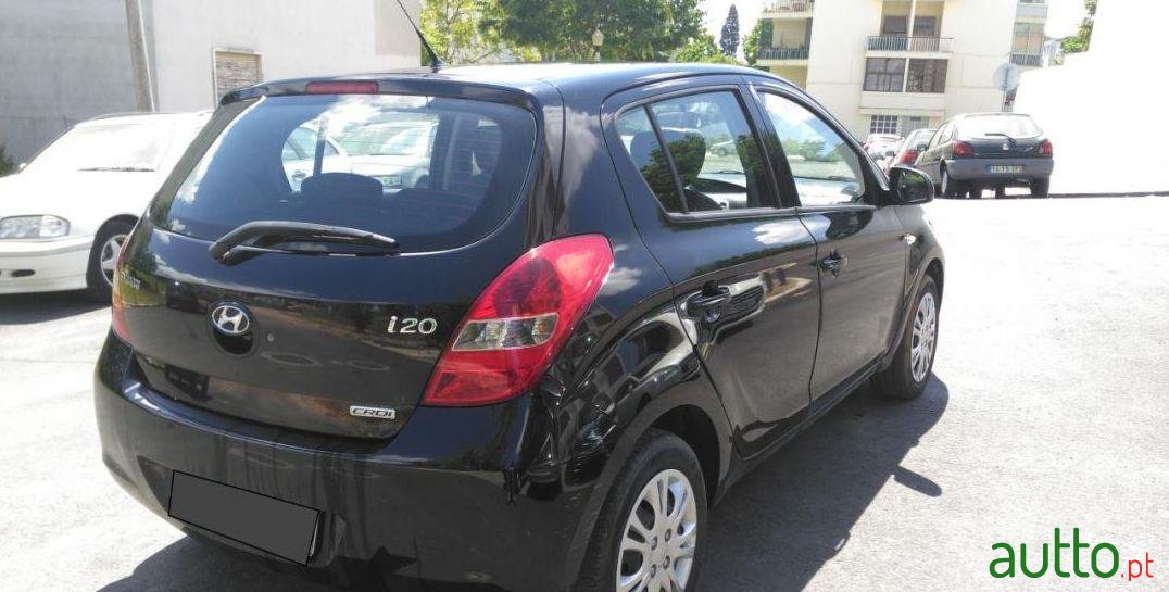 2010' Hyundai i20 1.4 Crdi Comfort photo #2