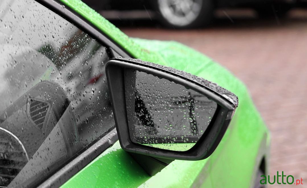 2015' SEAT Leon photo #5