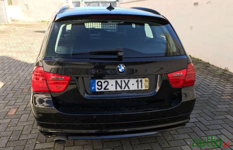 2010' BMW 318 Touring Navigation photo #1