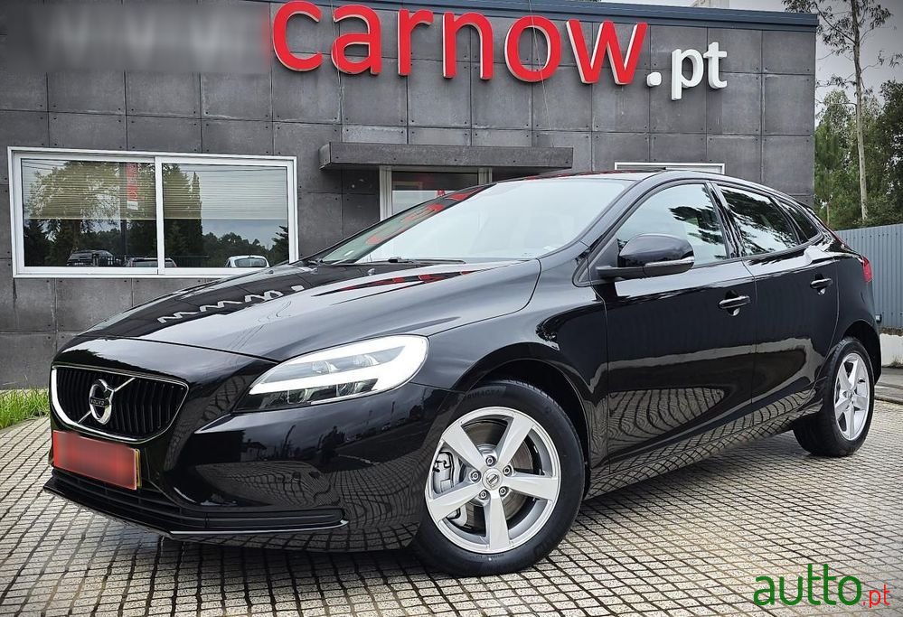 2018' Volvo V40 photo #1