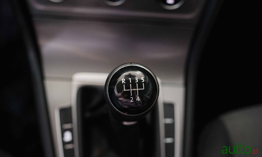 2016' Volkswagen Golf photo #3