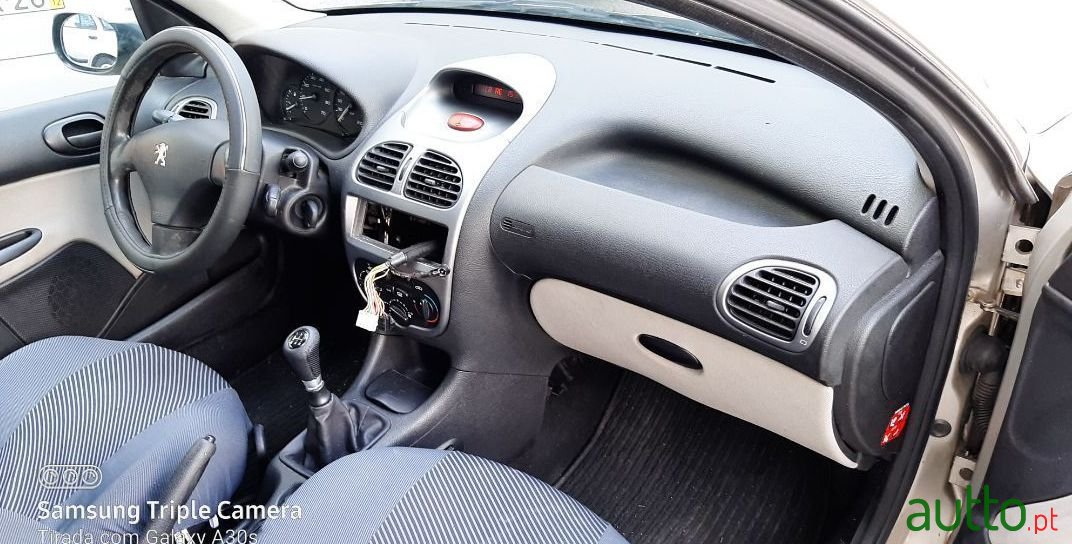 2006' Peugeot 206 Sw photo #5