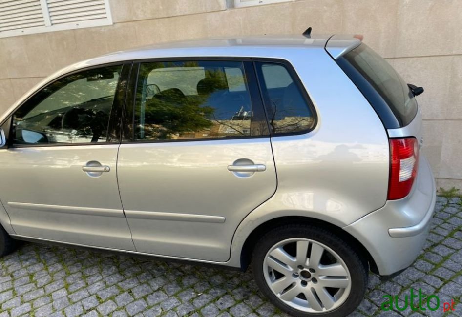 2003' Volkswagen Polo photo #1
