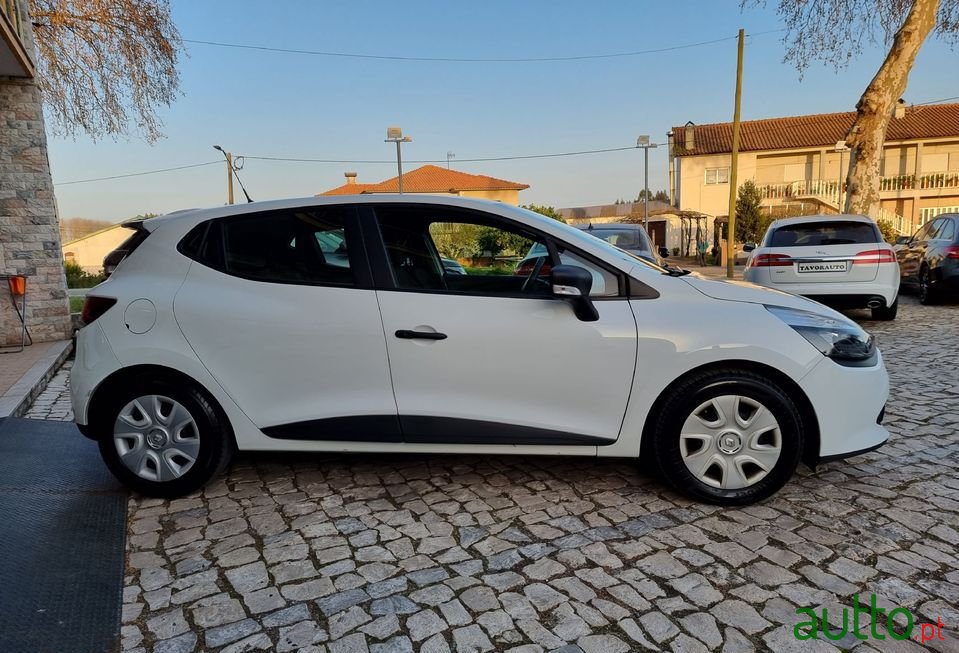 2016' Renault Clio photo #5