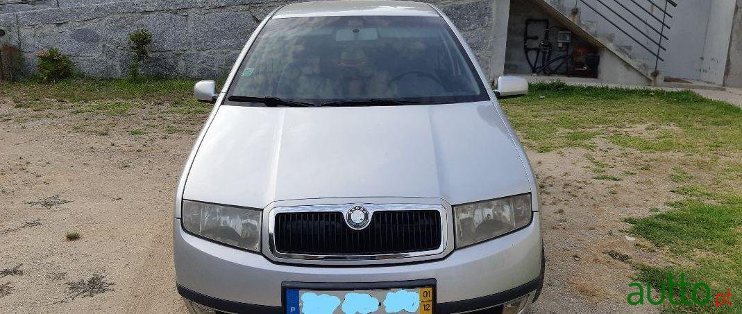 2001' Skoda Fabia photo #1