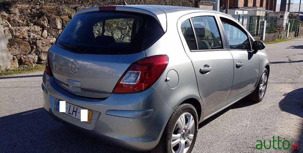 2011' Opel Corsa Enjoy photo #2