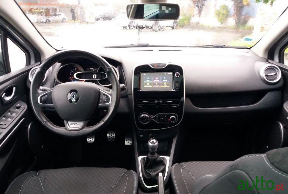 2016' Renault Clio Sport Tourer photo #4