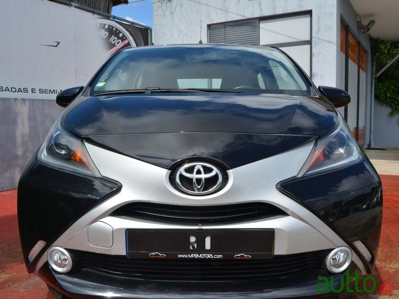 2016' Toyota Aygo photo #2
