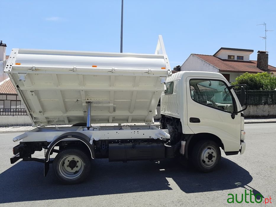 2007' Toyota Dyna photo #1