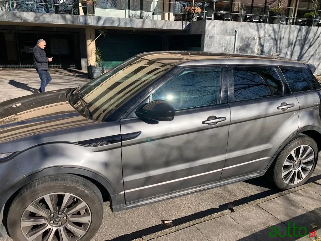 2017' Land Rover Evoque photo #3