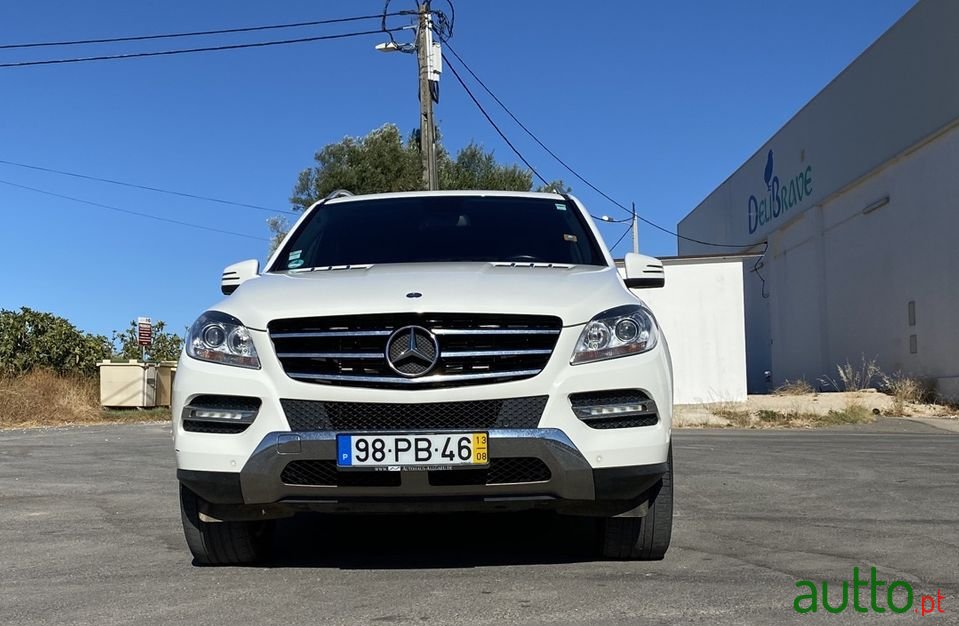 2012' Mercedes-Benz Ml-250 photo #2