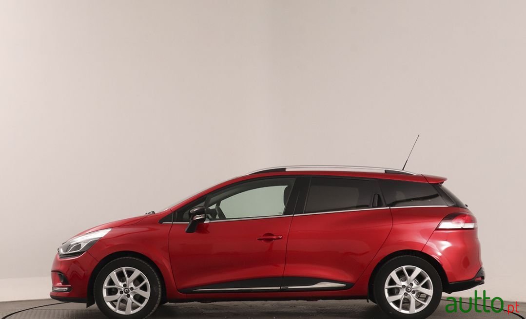 2019' Renault Clio Sport Tourer photo #4