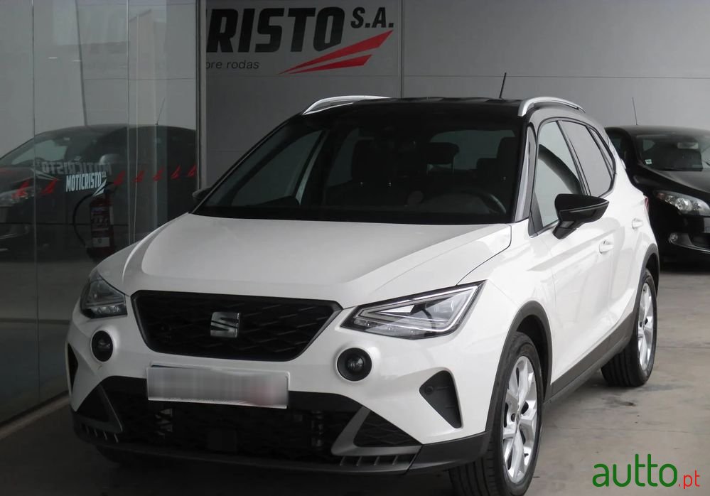 2022' SEAT Arona 1.0 Tsi Fr photo #1