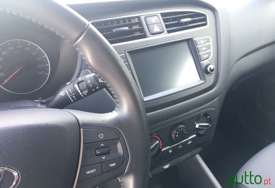 2020' Hyundai i20 photo #5