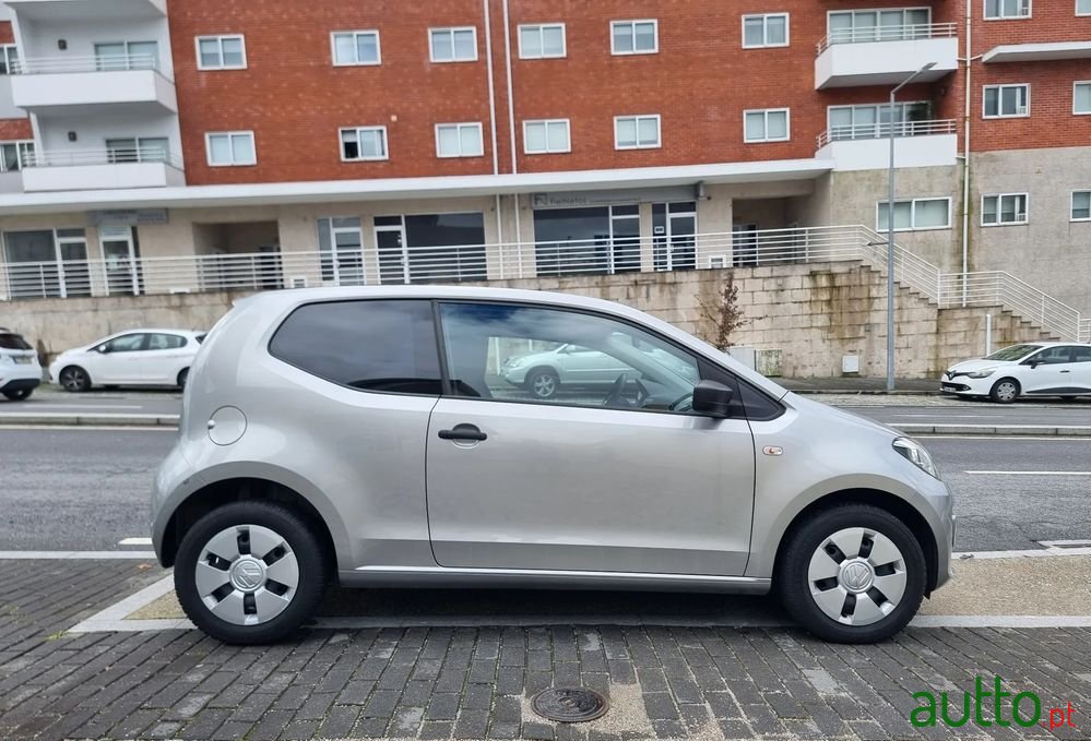 2015' Volkswagen Up! 1.0 Bluemotion Move photo #5