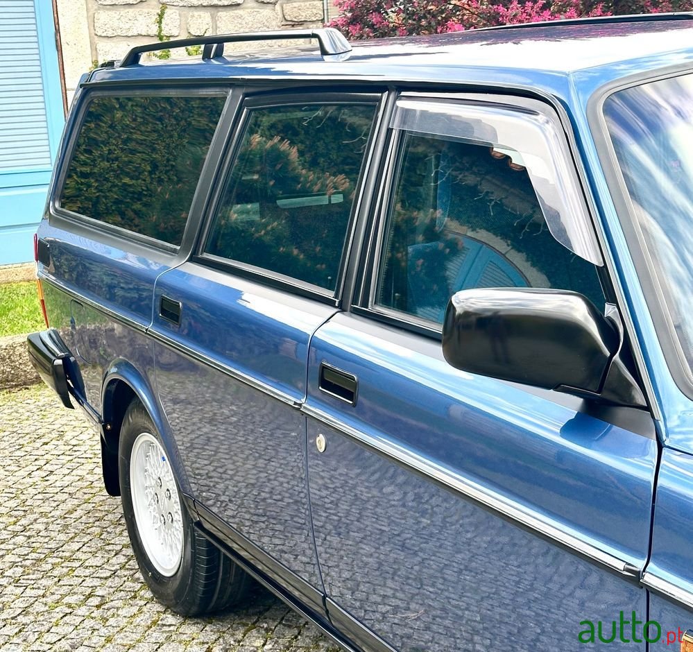 1993' Volvo 245 photo #2