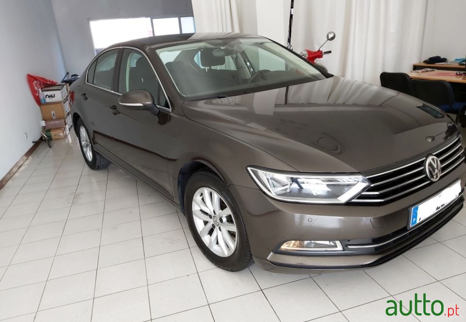 2017' Volkswagen Passat photo #1