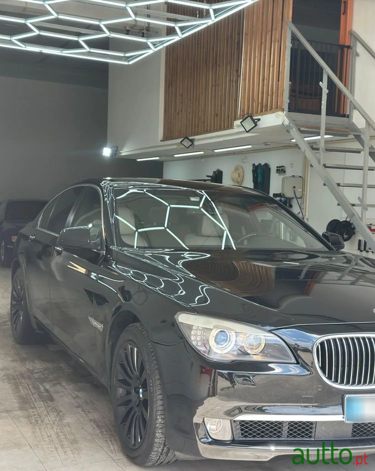 2011' BMW 730 D photo #6