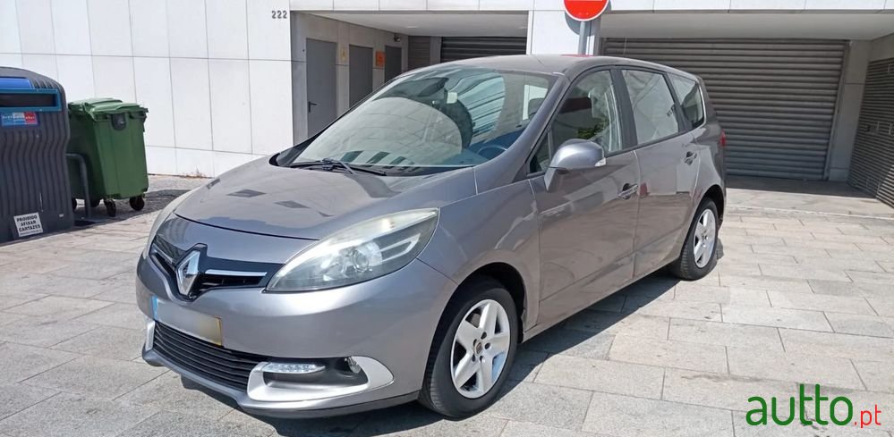 2014' Renault Grand Scenic Energy photo #1