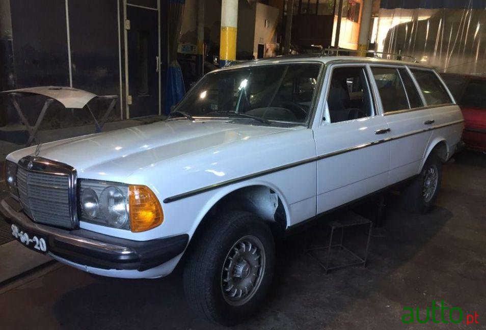 1981' Mercedes-Benz 240 W123 240 Td photo #1