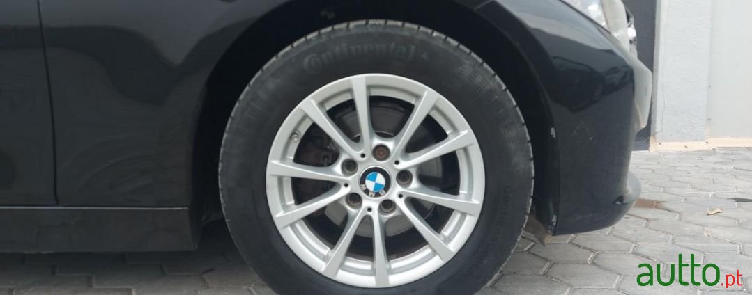 2015' BMW 318 photo #4