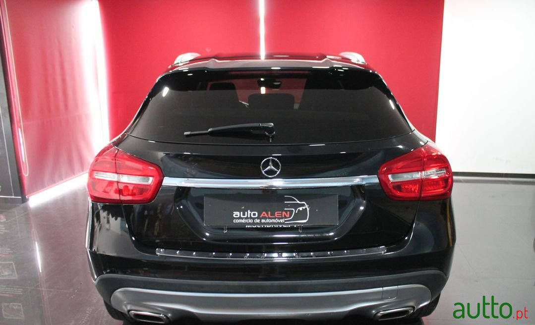 2016' Mercedes-Benz Gla-180 photo #3