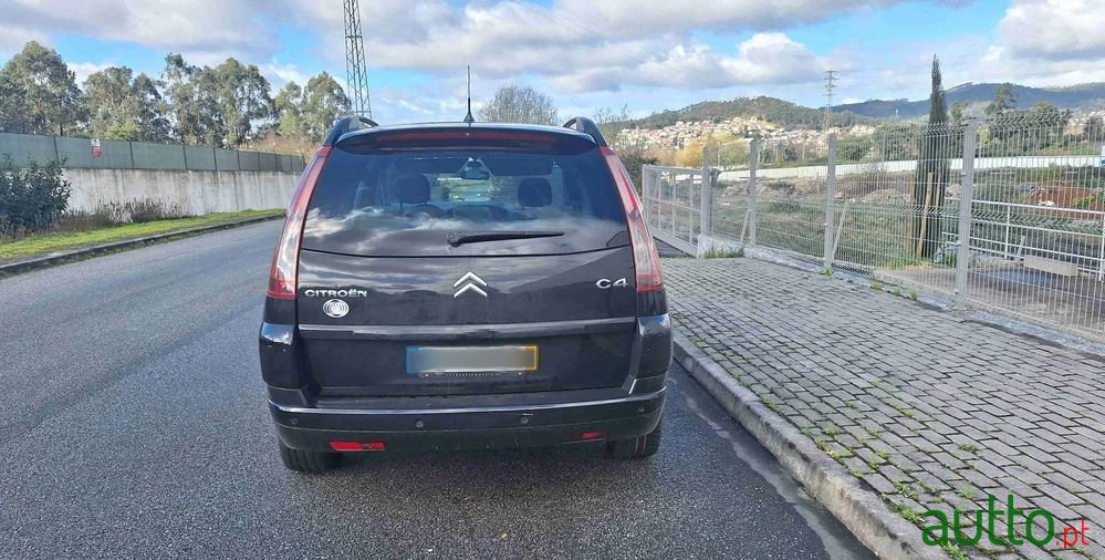 2009' Citroen C4 Grand Picasso photo #3