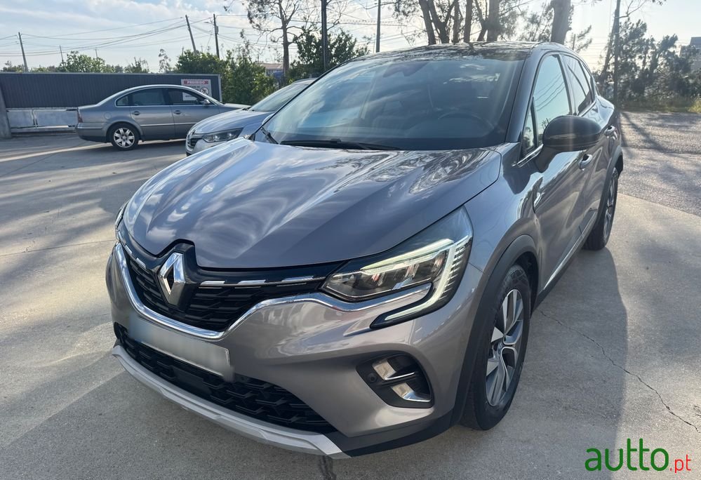 2020' Renault Captur photo #6
