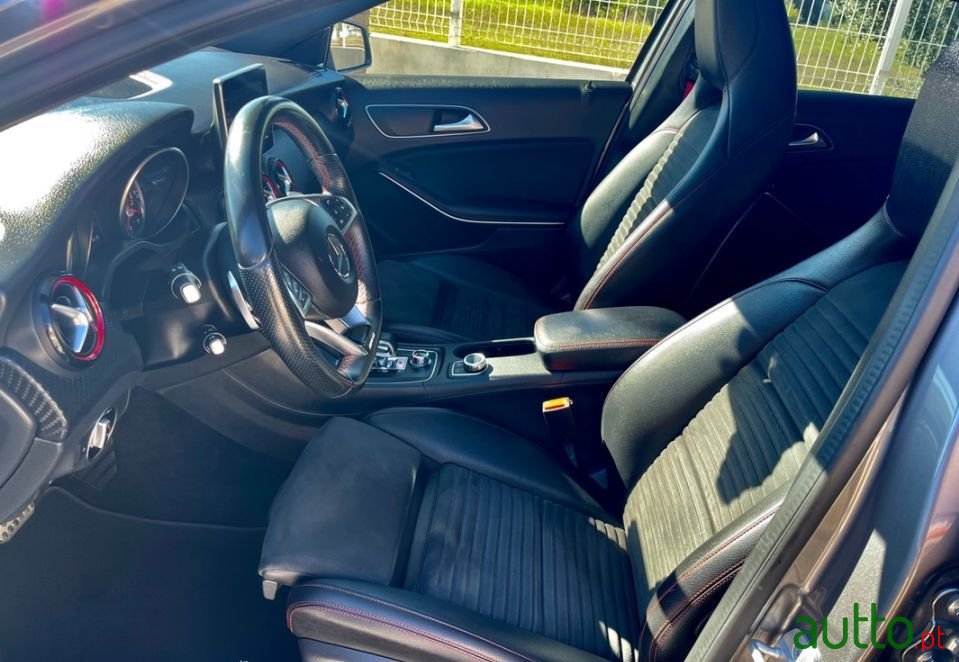 2017' Mercedes-Benz A 45 Amg photo #5