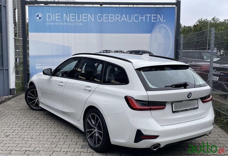 2019' BMW 320 Sport photo #3