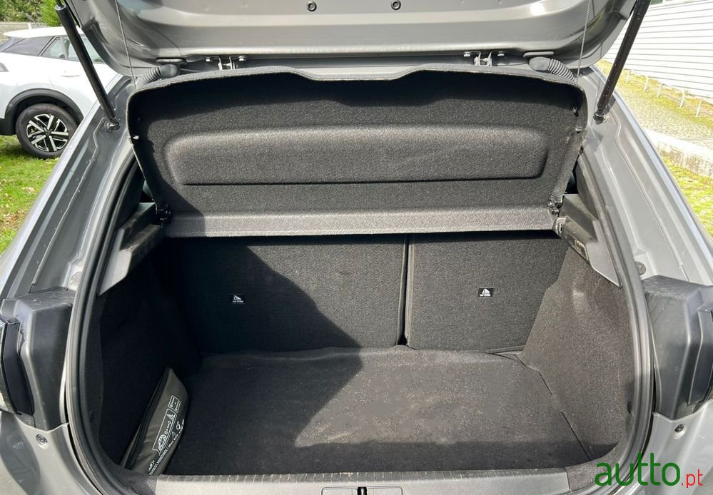 2024' Peugeot 208 1.2 Puretech Active photo #6