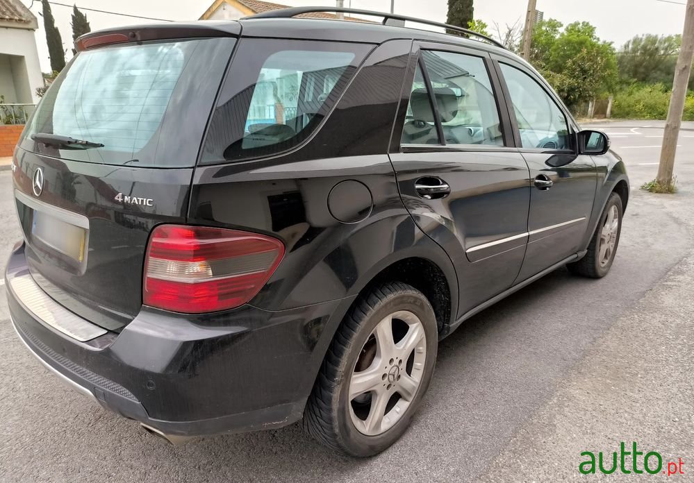 2007' Mercedes-Benz 320 photo #6