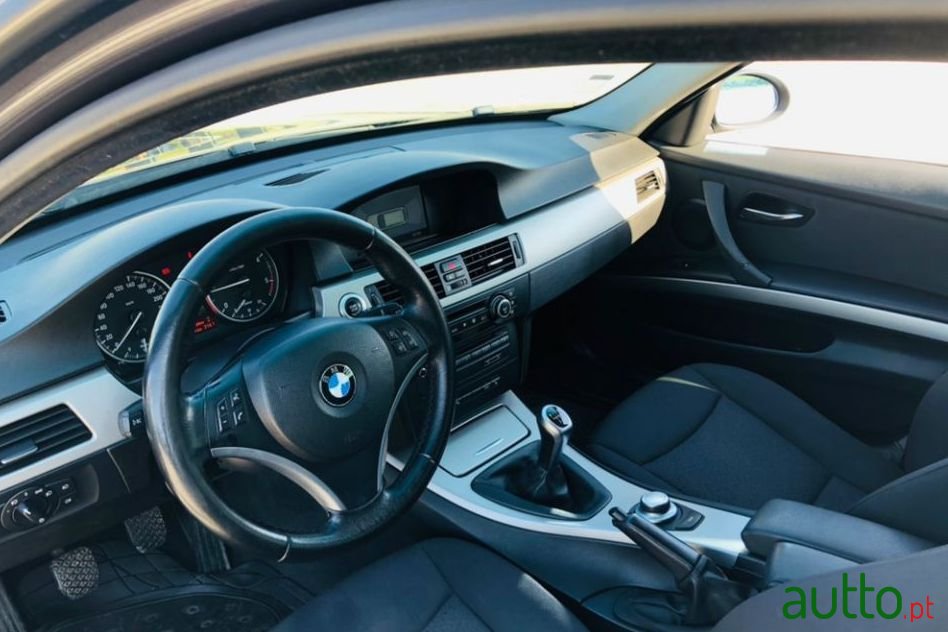 2008' BMW 320 photo #4