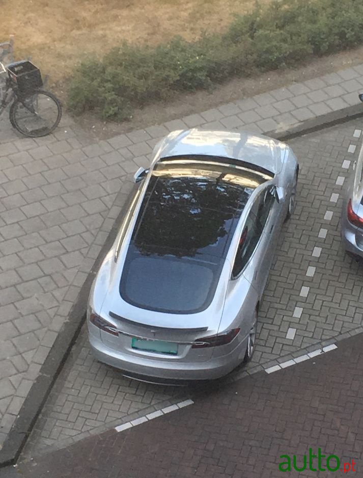 2013' Tesla Model S 85 Perfomance photo #6