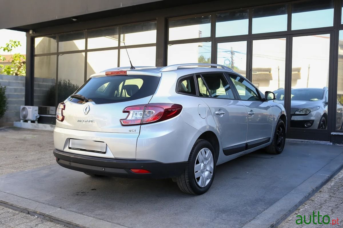 2013' Renault Megane Sport Tourer photo #5