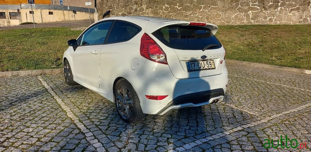 2014' Ford Fiesta photo #4