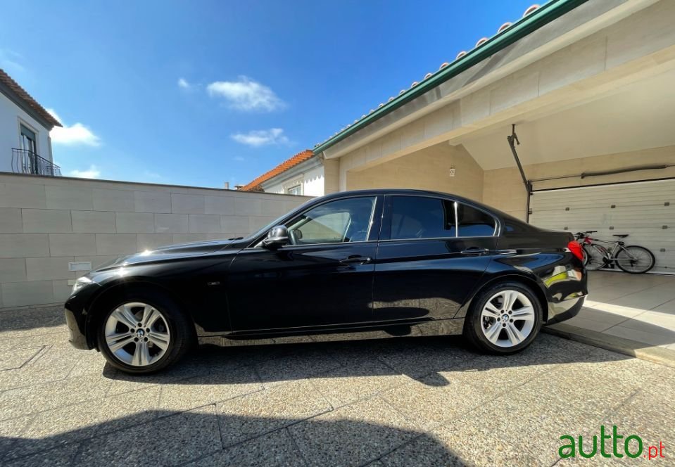 2015' BMW 318 photo #4