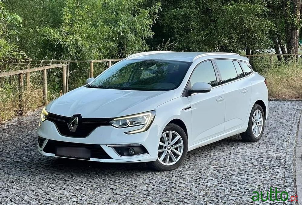 2019' Renault Mégane Sport Tourer photo #1