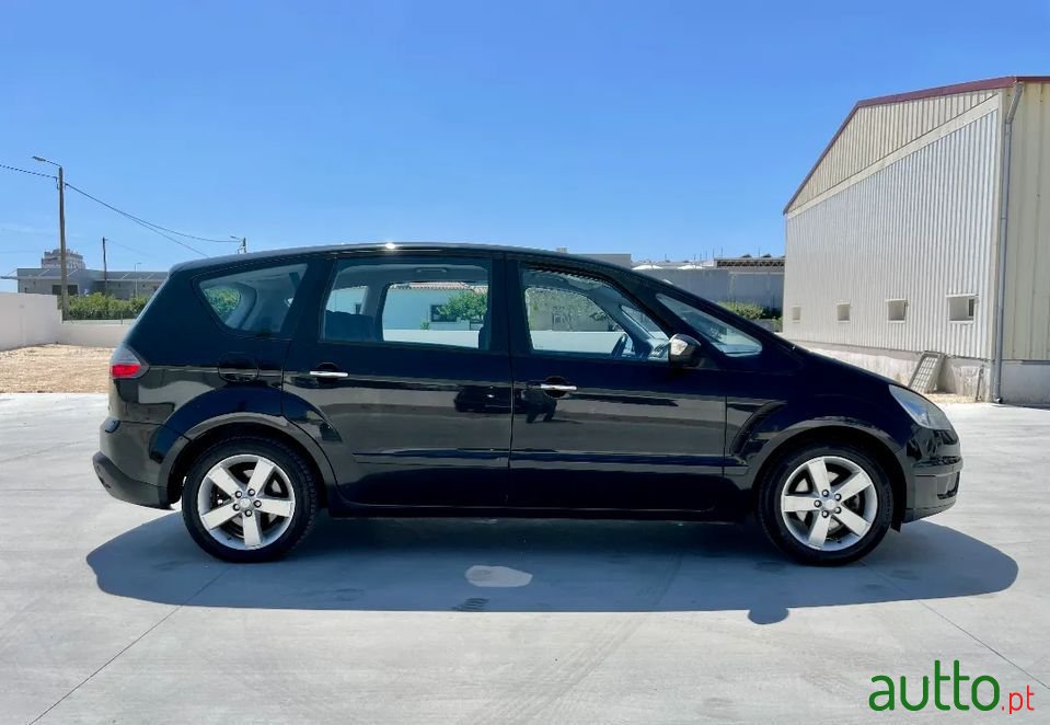 2009' Ford S-Max photo #4