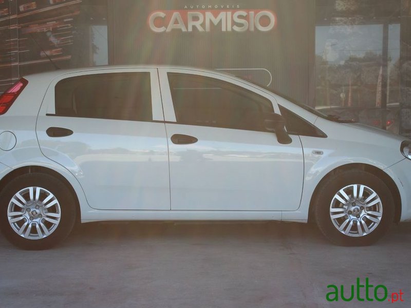 2018' Fiat Punto photo #2