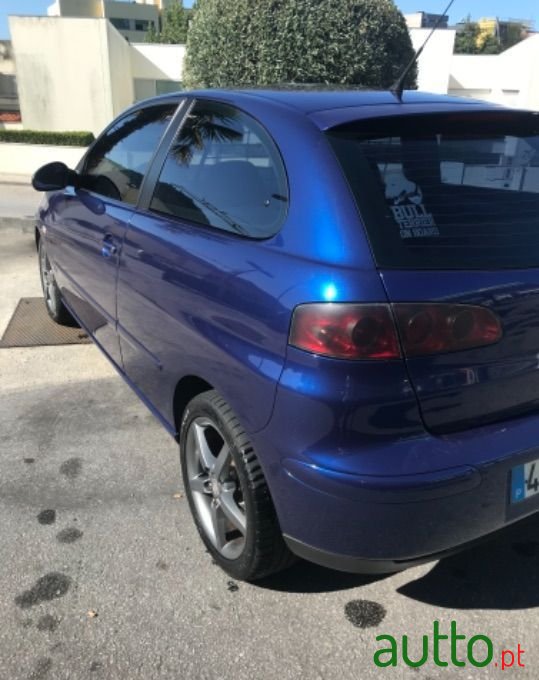 2004' SEAT Ibiza Sport photo #2