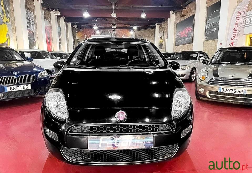 2014' Fiat Punto photo #2