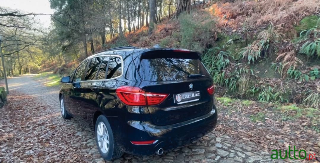 2016' BMW 216 Gran Tourer photo #2