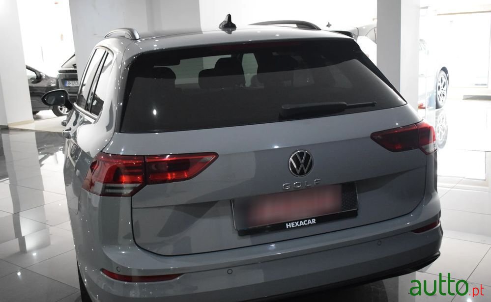 2021' Volkswagen Golf Variant photo #3