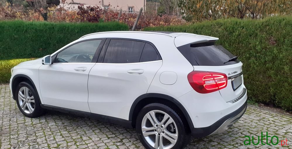 2016' Mercedes-Benz GLA 180 D Score! photo #4
