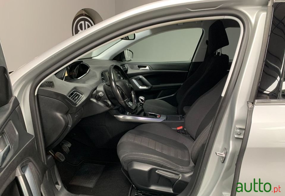 2016' Peugeot 308 Sw photo #5